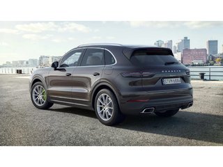 2023 Porsche Cayenne E-Hybrid AWD / Premium Package in Laval, Quebec - 3 - w320h240px