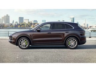 2023 Porsche Cayenne E-Hybrid AWD / Premium Package in Laval, Quebec - 2 - w320h240px
