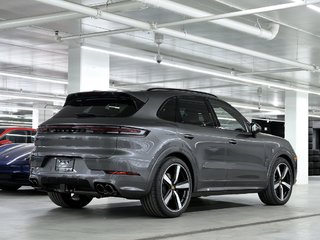 Porsche Cayenne S / Premium Plus / Air Suspension / Sport Design 2024 à Laval, Québec - 3 - w320h240px