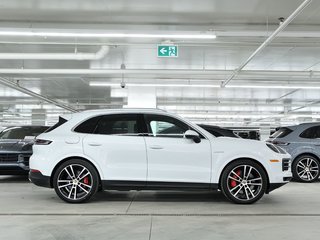 Porsche Cayenne S E-Hybrid 2025 à Laval, Québec - 2 - w320h240px