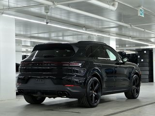 Porsche Cayenne  2025 à Laval, Québec - 3 - w320h240px