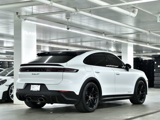Porsche Cayenne Turbo GT 2025 à Laval, Québec - 3 - w320h240px