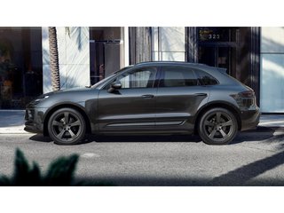 2022 Porsche Macan AWD / Premium Package / Trailer Hitch / BOSE in Laval, Quebec - 2 - w320h240px