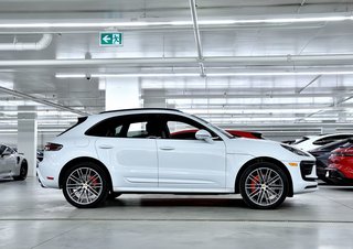 2023 Porsche Macan S in Laval, Quebec - 5 - w320h240px
