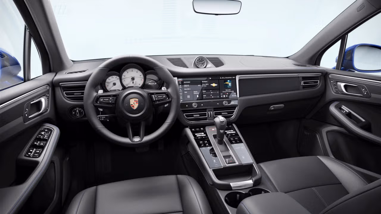 2023 Porsche Macan S in Laval, Quebec - 5 - w320h240px