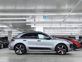 Porsche Macan AWD / Premium Package /Air Suspension / Hitch 2024 à Laval, Québec - 2 - w320h240px