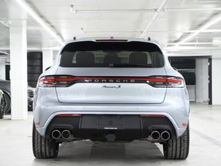Porsche Macan AWD / Premium Package /Air Suspension / Hitch 2024 à Laval, Québec - 4 - w320h240px