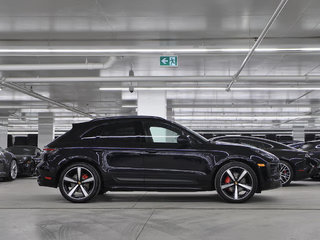 2024 Porsche Macan S AWD / Air Suspension / Sport Exhaust / Hitch in Laval, Quebec - 2 - w320h240px
