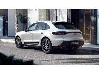 2024 Porsche Macan AWD / BOSE / Trailer Hitch / Premium Pack Plus in Laval, Quebec - 3 - w320h240px
