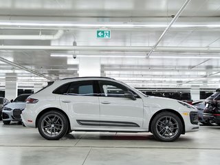 2024 Porsche Macan T AWD / Air Suspension / Premium Package in Laval, Quebec - 2 - w320h240px