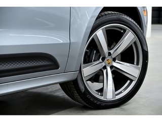 2024 Porsche Macan AWD in Laval, Quebec - 6 - w320h240px