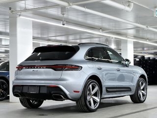 2024 Porsche Macan AWD in Laval, Quebec - 3 - w320h240px
