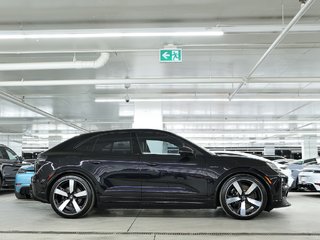 2025 Porsche Macan Turbo / Premium Pack / Sport Chrono / Rear Axle in Laval, Quebec - 2 - w320h240px