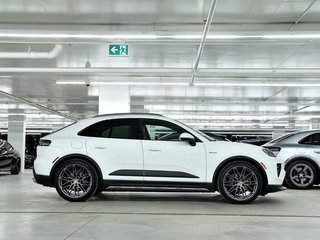 2025 Porsche Macan Electric 4 AWD / Premium Package / Rear Axle in Laval, Quebec - 6 - w320h240px