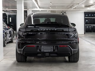 Porsche Macan 4 Electrique 2025 à Laval, Québec - 4 - w320h240px