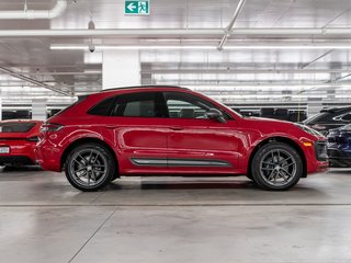 2026 Porsche Macan T in Laval, Quebec - 2 - w320h240px