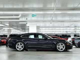 2023 Porsche Panamera AWD / Premium Package / Air Suspension / Rear Axle in Laval, Quebec - 2 - w320h240px