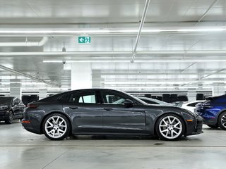2024 Porsche Panamera 4 AWD / Premium Package / ACC / BOSE in Laval, Quebec - 2 - w320h240px