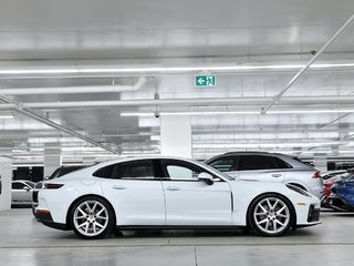Porsche Panamera 4 AWD / 18 Ways seats / BOSE 2024 à Laval, Québec - 2 - w320h240px