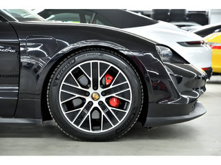 Porsche Taycan 4S Sedan / Premium Package / BOSE / Sport Chrono 2020 à Laval, Québec - 3 - w320h240px