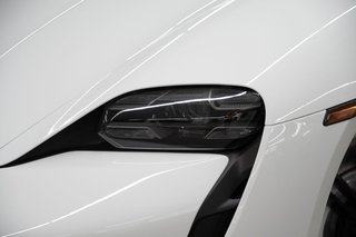 2021 Porsche Taycan 4S in Laval, Quebec - 6 - w320h240px