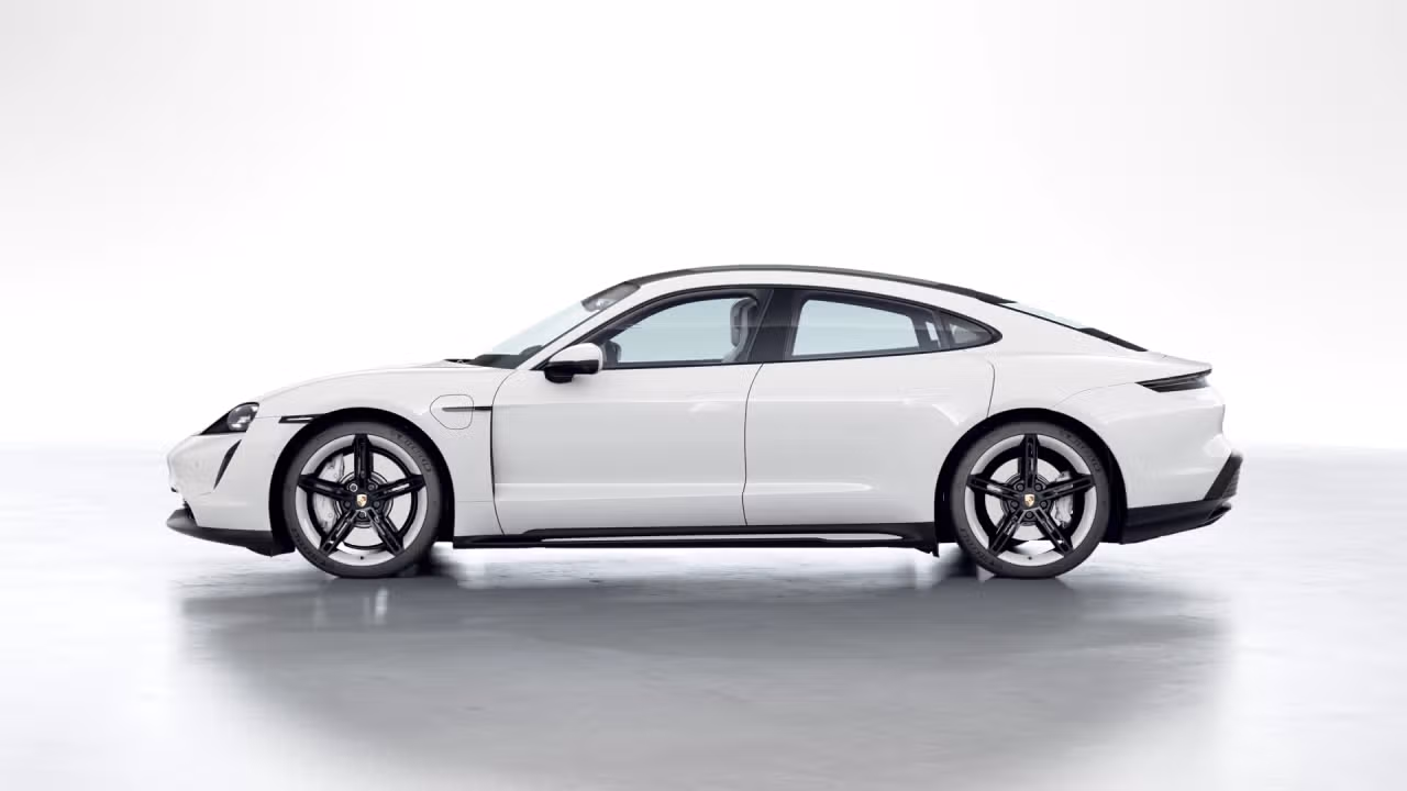 2024 Porsche Taycan 4S in Laval, Quebec - 2 - w320h240px