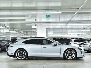 2024 Porsche Taycan GTS Sport Turismo in Laval, Quebec - 2 - w320h240px