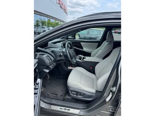 2024 Toyota BZ4X XLE AWD / Limited / Groupe Technologie in Laval, Quebec - 4 - w320h240px