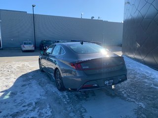 2022 Hyundai Sonata Hybrid Ultimate in Winnipeg, Manitoba - 3 - px