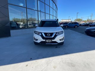 2018 Nissan Rogue SV in Winnipeg, Manitoba - 2 - px