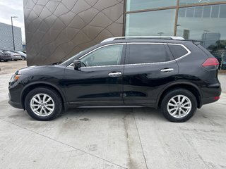 2019 Nissan Rogue SV in Winnipeg, Manitoba - 2 - px