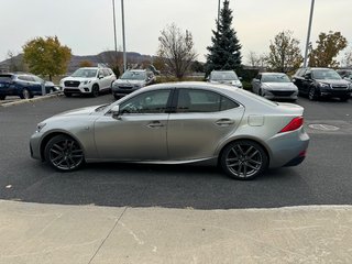 2018  IS 300 AWD F Sport Cuir rouge Toit ouvrant Bluetooth in Sainte-Julie, Quebec - 5 - w320h240px