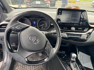 2019 Toyota C-HR XLE Sièges chauffants Bluetooth Caméra de recul in Sainte-Julie, Quebec - 4 - w320h240px