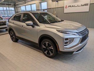 2024  ECLIPSE CROSS SE in Gatineau, Quebec - 2 - w320h240px