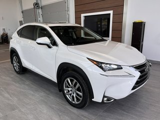 Lexus NX 200t  2017 à Rivière-du-Loup, Québec - 2 - w320h240px