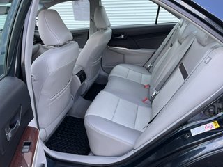 2014 Toyota Camry XLE in Rivière-du-Loup, Quebec - 6 - w320h240px