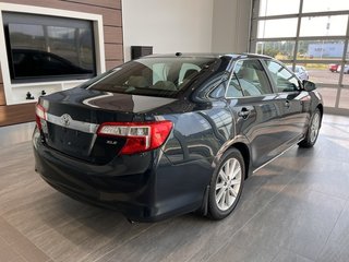 2014 Toyota Camry XLE in Rivière-du-Loup, Quebec - 3 - w320h240px