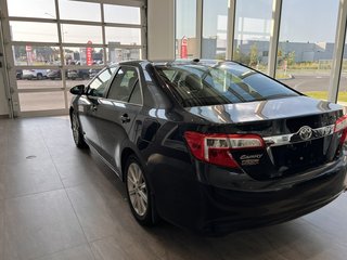 2014 Toyota Camry XLE in Rivière-du-Loup, Quebec - 4 - w320h240px
