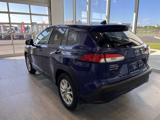 2022 Toyota Corolla Cross LE AWD in Rivière-du-Loup, Quebec - 4 - w320h240px