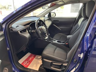 2022 Toyota Corolla Cross LE AWD in Rivière-du-Loup, Quebec - 5 - w320h240px
