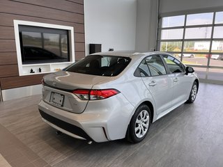 2022 Toyota Corolla LE in Rivière-du-Loup, Quebec - 3 - w320h240px