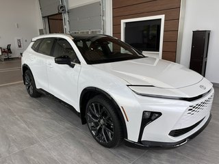 2025 Toyota Crown Signia Limited in Rivière-du-Loup, Quebec - 2 - w320h240px