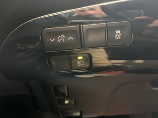 2020 Toyota Prius Prime base in Rivière-du-Loup, Quebec - 3 - w320h240px