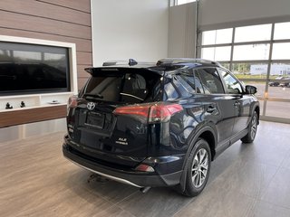 2018 Toyota RAV4 Hybrid LE+ in Rivière-du-Loup, Quebec - 3 - w320h240px