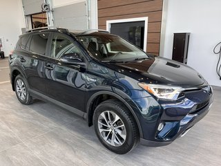 2018 Toyota RAV4 Hybrid LE+ in Rivière-du-Loup, Quebec - 2 - w320h240px
