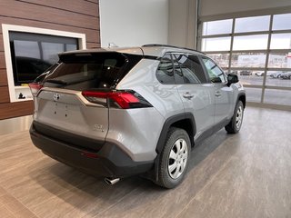 2021 Toyota RAV4 Hybrid XLE in Rivière-du-Loup, Quebec - 3 - w320h240px