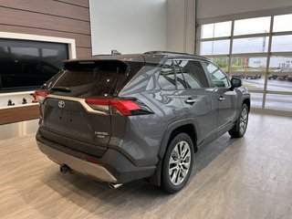 Toyota RAV4 Limited 2022 à Rivière-du-Loup, Québec - 3 - w320h240px