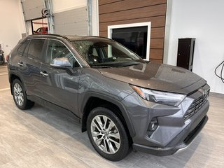 Toyota RAV4 Limited 2022 à Rivière-du-Loup, Québec - 2 - w320h240px
