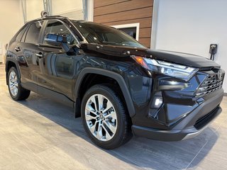 Toyota RAV4 Limited 2025 à Rivière-du-Loup, Québec - 4 - w320h240px