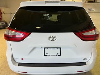 Toyota Sienna LE  7-PASS 2018 à Rivière-du-Loup, Québec - 3 - w320h240px